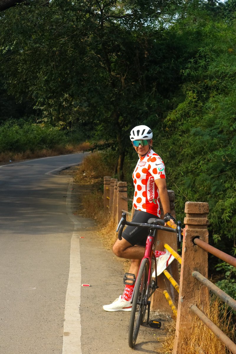 pedalandtring's tweet photo. #cyclingphotos #cyclingphotography #roadcycling #roadbikes #tifosi #tifosioptics #tifosiindia #exadsports #cyclingaddict #roadbikes #sunglasses #cyclingblogger #pedalandtringtring #polkadots #vanryselhelmet #fitnessmotivation #fitindia #fitindiamovement #fitindiacyclingtuesdays https://t.co/c820PmV7lQ