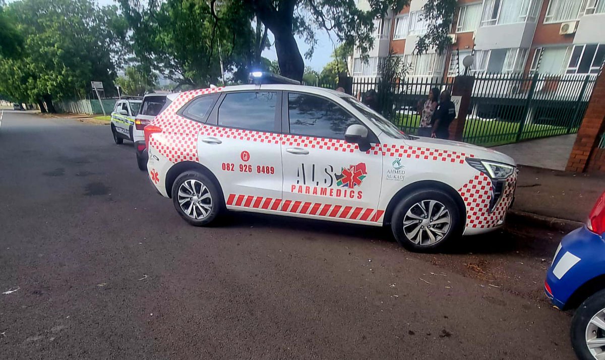 _ArriveAlive's tweet photo. Fetus found dumped in a plastic bag in Morningside https://t.co/7D3UZfPQXi
#ArriveAlive #FetusFound @AlsParamedics https://t.co/RnzI0tBLrO