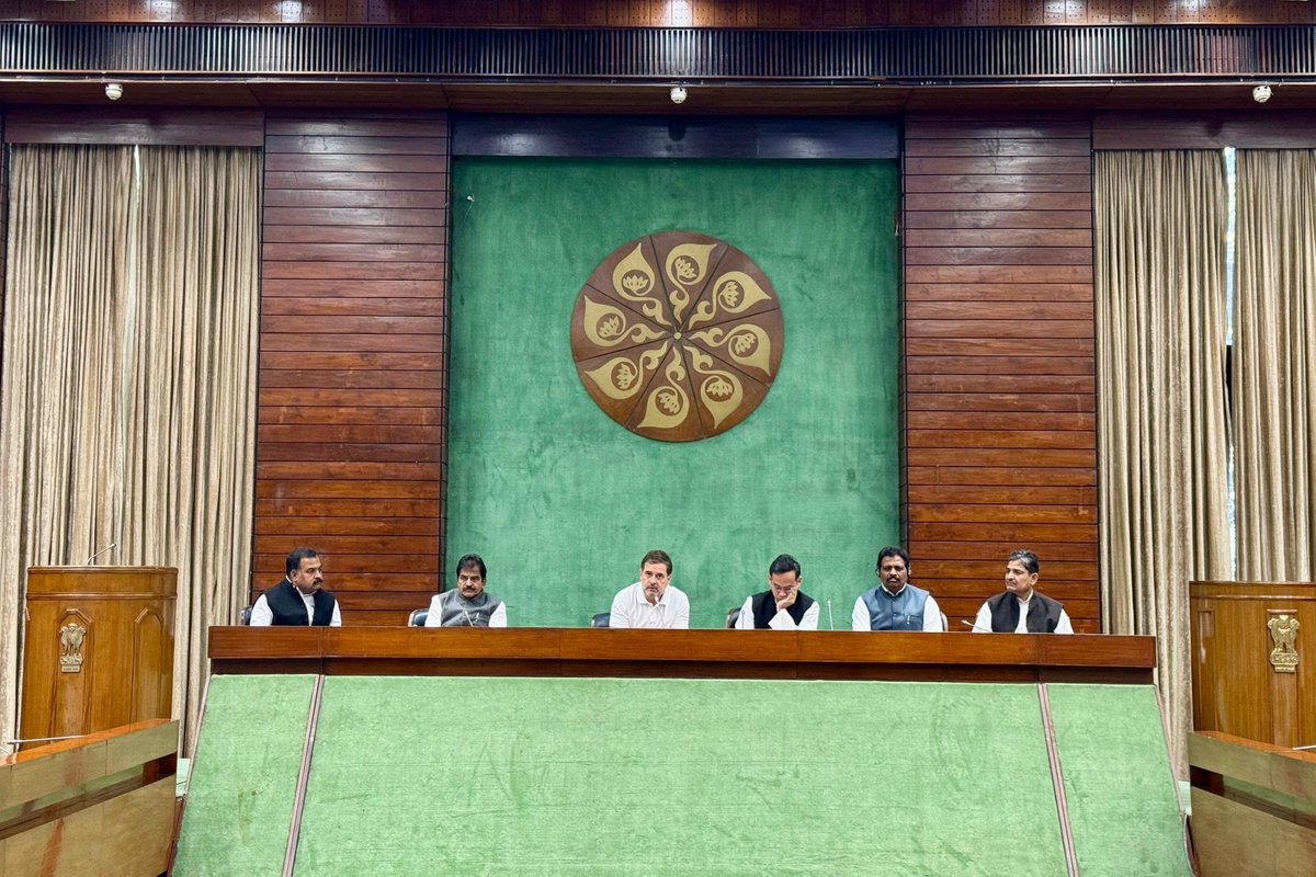 kcvenugopalmp's tweet photo. Under the leadership of LOP Sh. @RahulGandhi ji, attended a meeting of all Lok Sabha MPs to discuss the strategy for the remainder of the Winter Session of Parliament. https://t.co/eZUOUFtkA6