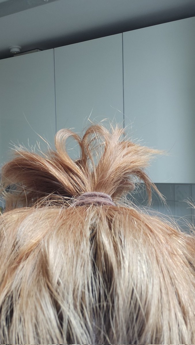 AGirlPrince's tweet photo. Hair formed a heart all by itself and I totally didn't cry bc I'm going thru it n I sent it 2 my ma and she was like "see it's bc yr loved" https://t.co/ttWPDLNxRe
