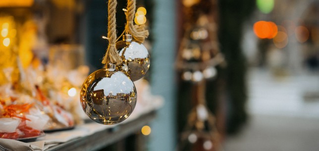 Joulu on välittämisen ja yhdessä olon aikaa. Koska jaettu ilo on paras ilo, kannustamme kaikkia tekemään hyvän mielen tekoja vaikkapa pyytämällä naapuria tai ystävää mukaan tapahtumiin, lähettämällä joulukortin tai soittamalla henkilöille, joista… dlvr.it/TGhfSS #Turku