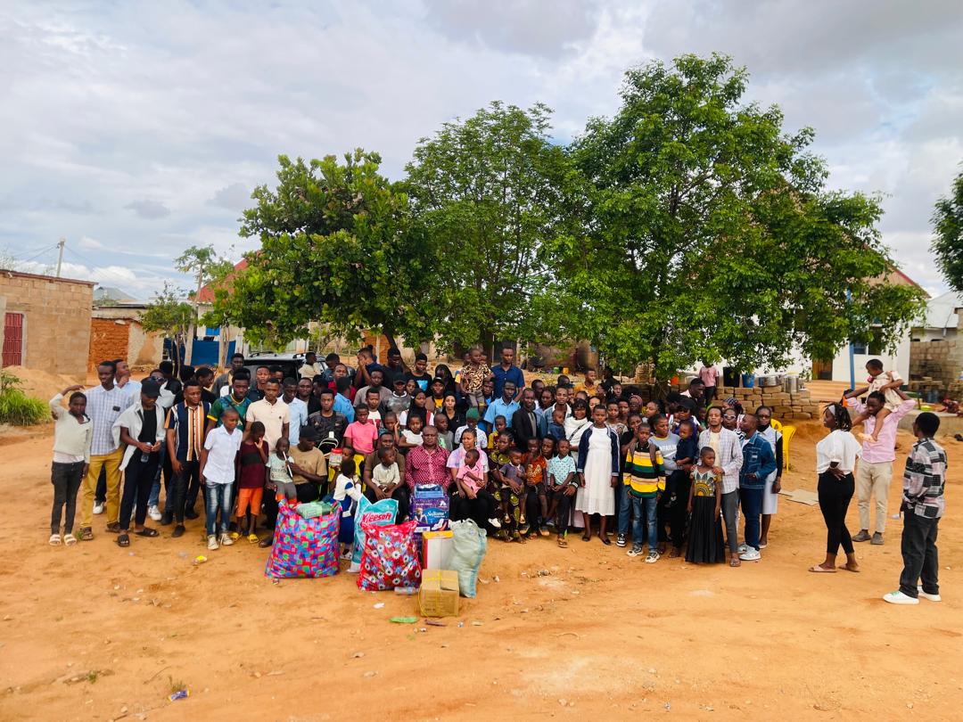 Maxunga_tz's tweet photo. 📌 Tushime Orphanage 

I celebrated the 63rd Independence Day with colleagues at Tushime Orphanage Center, giving back to the community through charity. Seeing the children’s smiles was truly rewarding, a reminder of the positive impact we can make by sharing our blessings https://t.co/cWF31sBwDW