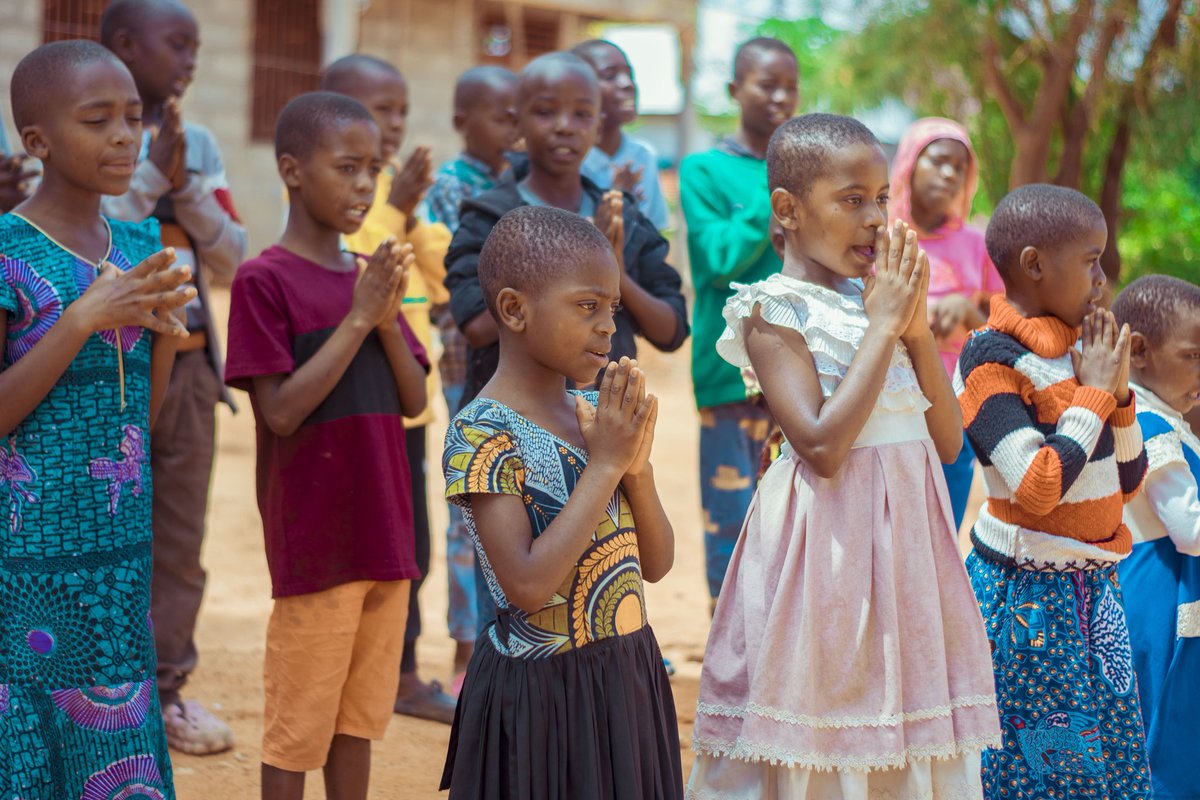 Maxunga_tz's tweet photo. 📌 Tushime Orphanage 

I celebrated the 63rd Independence Day with colleagues at Tushime Orphanage Center, giving back to the community through charity. Seeing the children’s smiles was truly rewarding, a reminder of the positive impact we can make by sharing our blessings https://t.co/cWF31sBwDW