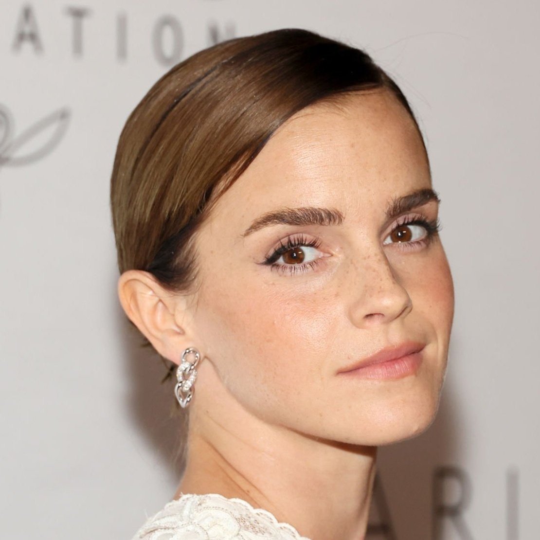 Simone76623275's tweet photo. Good morning dear friends with #EmmaWatson 
Buongiorno cari amici con #EmmaWatson https://t.co/etOXz2gmhE