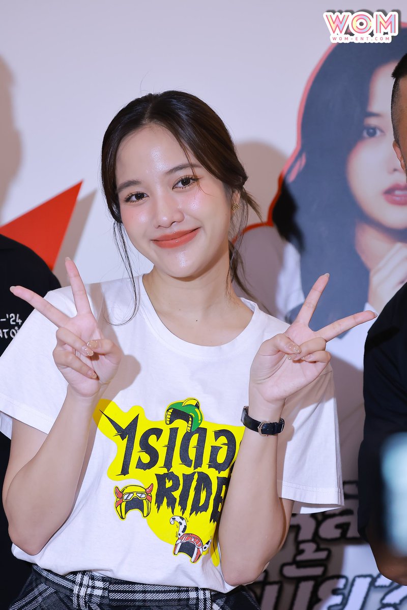 WOMENTERTAIN's tweet photo. “ ฟรีน-สโรชา ” ช่วงให้สัมภาษณ์สื่อก่อนร่วมอีเว้นท์รอบ Star Tour ภาพยนตร์เรื่อง " ไรเดอร์ " 🛵👻✨ 

SAROCHA X RIDER MOVIE
#RiderMoviexFreen
#ไรเดอร์เจอผี #RiderMovie
#srchafreen https://t.co/kFAkD7AgiR