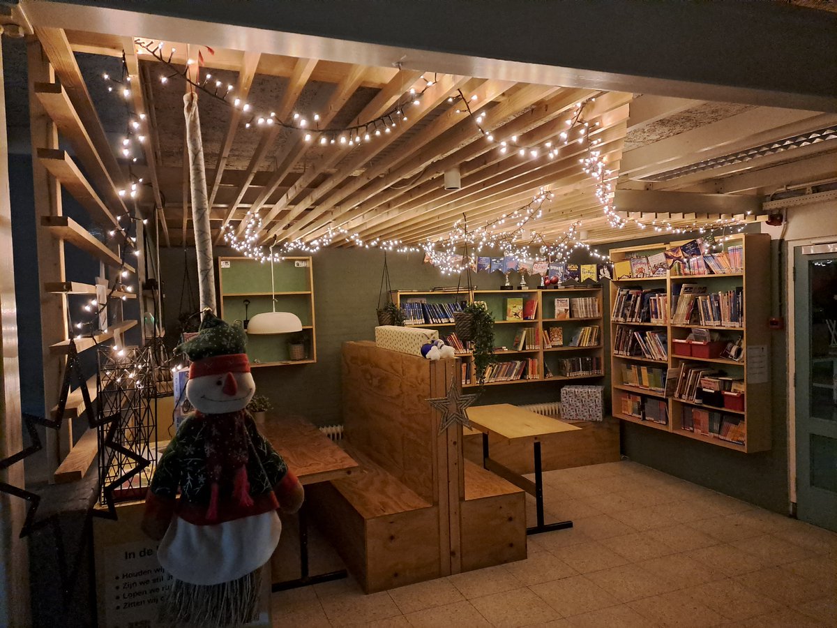 obsmeentmaarn's tweet photo. Gisteravond is de school weer mooi in kerstsfeer omgetoverd.
Heel veel dank ouders en kerstcommissie! https://t.co/p2ohwmWbMz