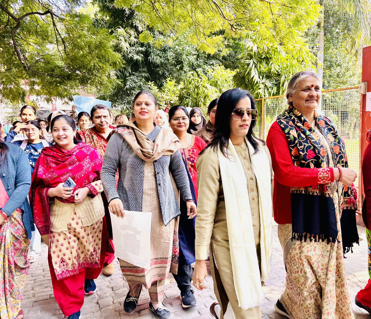 आज दिनांक 10/12/2024 को मानवाधिकार दिवस के उपलक्ष्य में missionshakti ५.० व मानवाधिकार प्रकोष्ठ महिला महाविद्यालय किदवईनगर के तत्वाधान में जागरूकता रैली एवं मानव श्रृंखला का आयोजन किया गया l <a href="/missionshaktiup/">MissionShakti</a> <a href="/humanrights/">HumanRights.com</a> <a href="/UNHumanRights/">UN Human Rights</a> <a href="/UPGovt/">Government of UP</a>