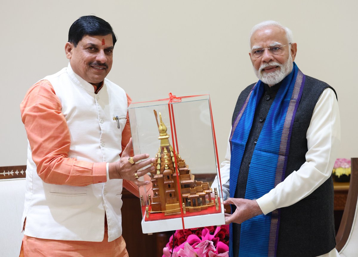 PMOIndia's tweet image. Chief Minister of Madhya Pradesh, Shri @DrMohanYadav51, met Prime Minister @narendramodi.

@CMMadhyaPradesh
