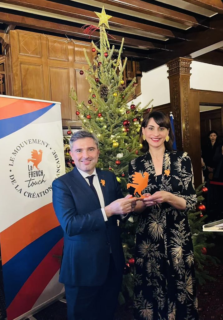 ValadouJoan's tweet photo. Acceuil à #Shanghai d’une délégation de 8 PME 🇫🇷 du secteur des ICC dans le cadre du programme d’immersion« Cultur’ Export Chine ». Organisé par Bpifrance avec le soutien de Business France, celui-ci vise à aider ces entreprises innovantes à se développer en Chine. #Frenchtouch https://t.co/7xrvxDeGvq