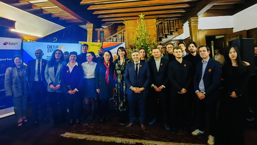 ValadouJoan's tweet photo. Acceuil à #Shanghai d’une délégation de 8 PME 🇫🇷 du secteur des ICC dans le cadre du programme d’immersion« Cultur’ Export Chine ». Organisé par Bpifrance avec le soutien de Business France, celui-ci vise à aider ces entreprises innovantes à se développer en Chine. #Frenchtouch https://t.co/7xrvxDeGvq