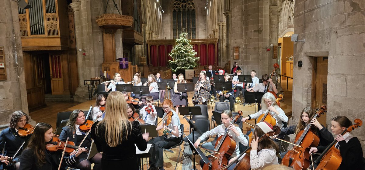 What a fabulous first #TeamPA Christmas Concert <a href="/perthacademy/">Perth Academy</a>. I was blown away by the talent on show, beautiful venue and full on festiveness of it all. Well done <a href="/PA_Perform_Arts/">Perth Academy Performing Arts</a> pupils and staff for an excellent show! 🎄🎅