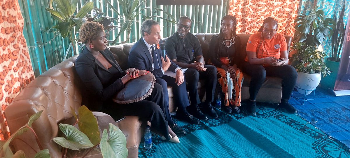 Poetry, dance and painting are the means of artistic expression chosen by <a href="/ekondolife/">Ekòndò</a> and participants in the "Beyond the silence" concept to raise GBV awareness and support survivors.