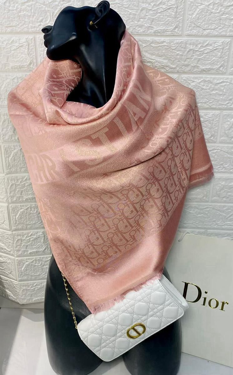 Estilo8819's tweet photo. Un toque de lujo para cada temporada.
"No importa el clima, nuestras pashminas están diseñadas para acompañarte con estilo. ❄️☀️El accesorio o regalo perfecto para brillar todo el año"
📩¡Contáctanos y elige la tuya!
#brillaconestilo #modadelujo https://t.co/8cAlapfsgY