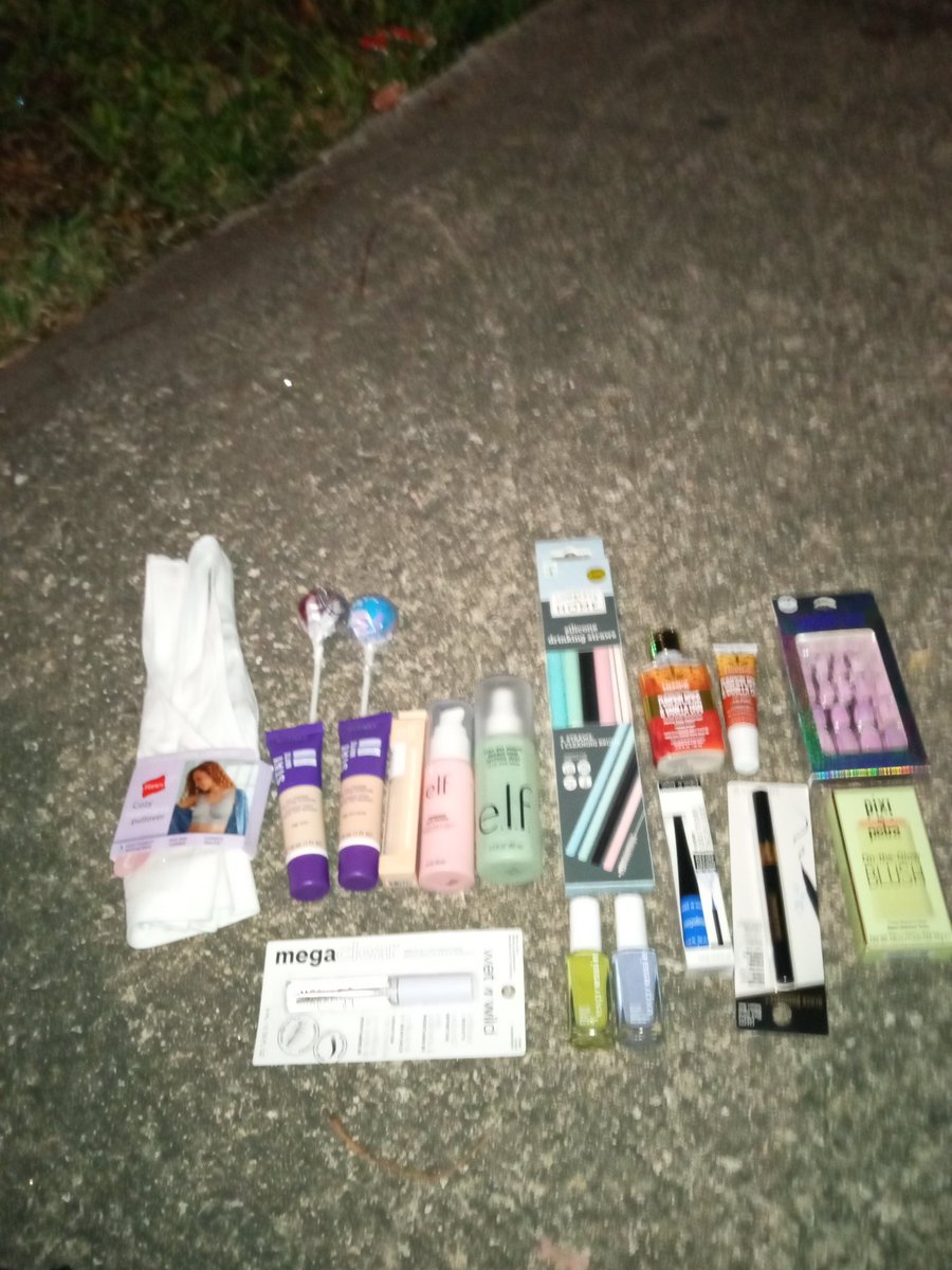 skelndbones's tweet photo. TONITES HAUL!!! + an extra of me trying on the makeup... the 1st is pvbl*x and the 2nd is wall&reen$ . #kleptotwt #stickypaws #borrowtwt #stealtwt https://t.co/ouQSE0hNkH