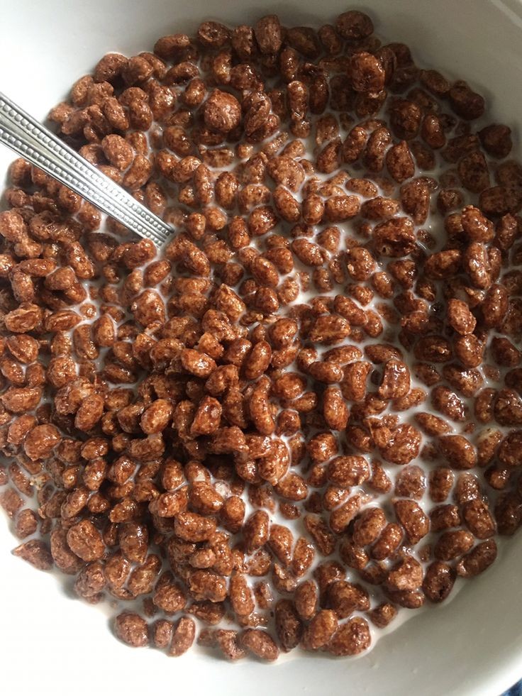 Grachidex's tweet photo. Corn flakes.         Or.       Cocopops https://t.co/1YpeM4mxoz
