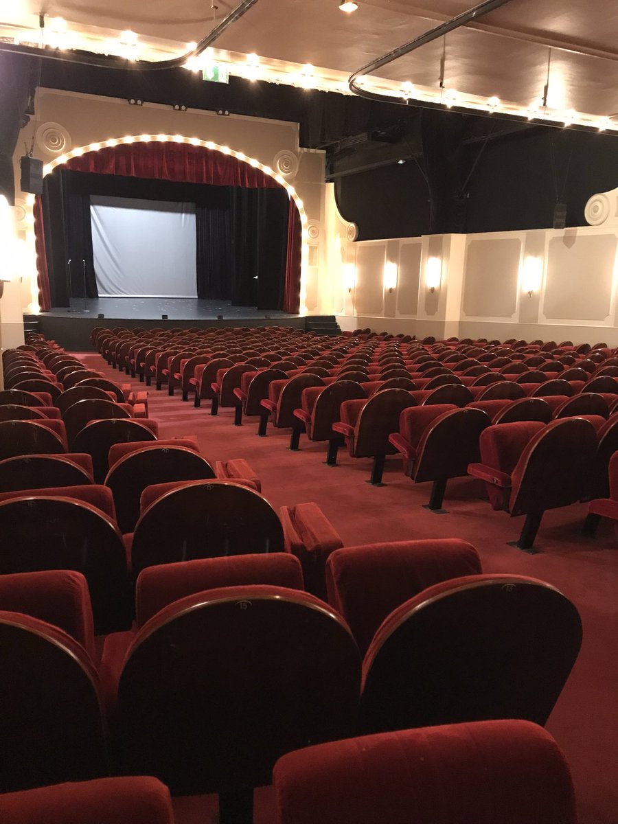 📢 C’est le grand jour ! Aujourd’hui, au Théâtre du Palais des Glaces à Paris, nous célébrons les jeunes entrepreneur·es qui changent le monde✨
La 9e édition du #PrixGabriel2024 commence bientôt ! Restez connecté·es pour suivre cette journée riche en inspiration et en impact 💡