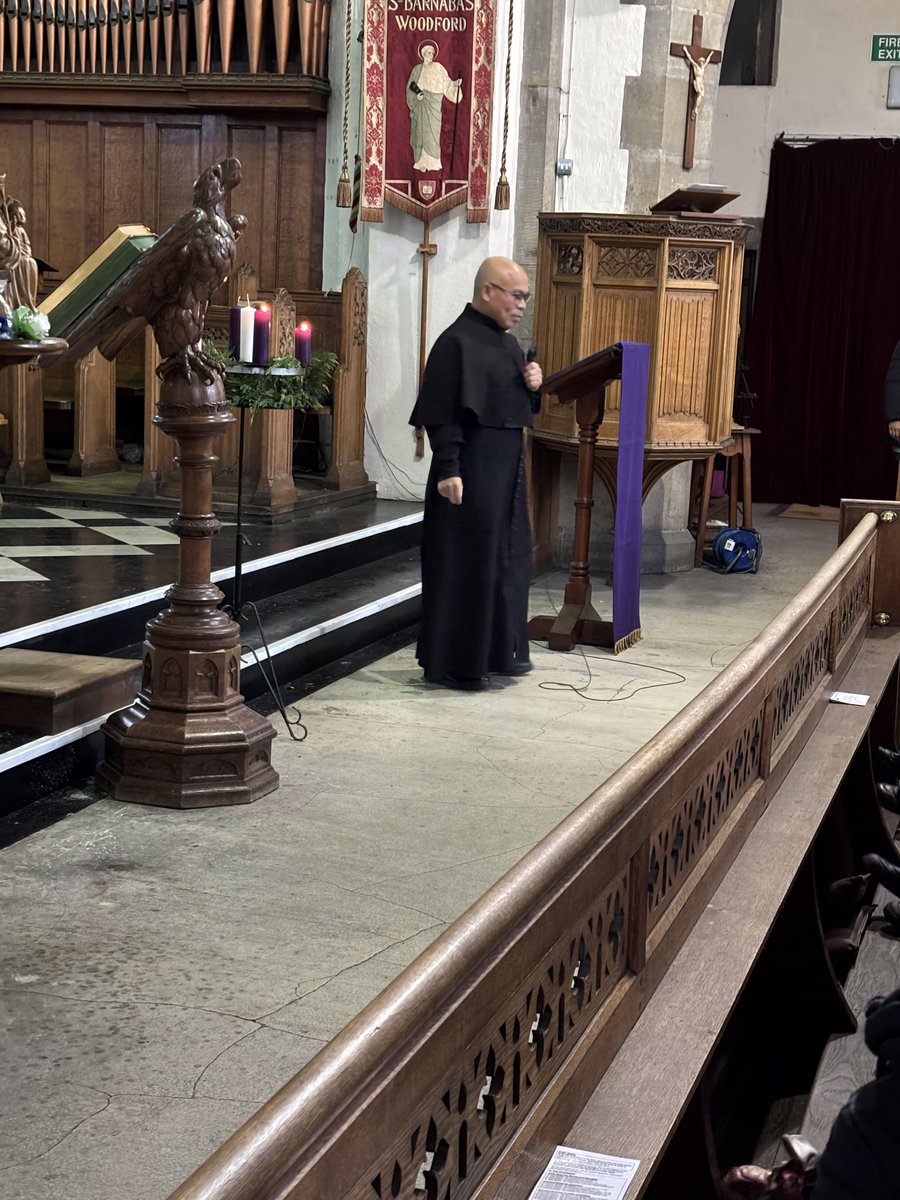RayLodgePrimary's tweet photo. Year 1 visited St Barnabas Church Woodford and learnt all about advent #diversity #immersivecurriculum #strive4 https://t.co/fxU7Jl3WWF