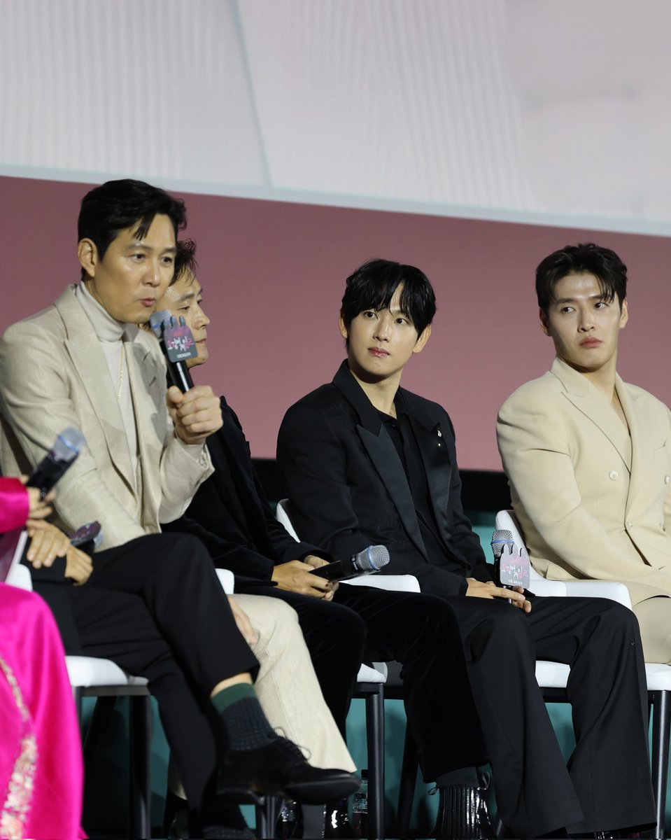 Big_Light_Kim's tweet photo. 오징어 게임 시즌 2
월드 프리미어 이벤트 인터뷰
#SquidGame2 #오징어게임2 #Netflix #넷플릭스 #월드프리미어이벤트 https://t.co/jW0Xt0SGYo