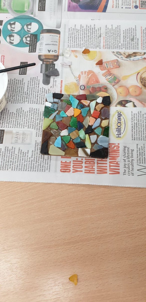 🎄✨ Festive creativity is booming at Headway Surrey! Our clients are crafting amazing coasters &amp; boxes, rediscovering skills and boosting their confidence through art therapy! 
#BrainInjury #Art