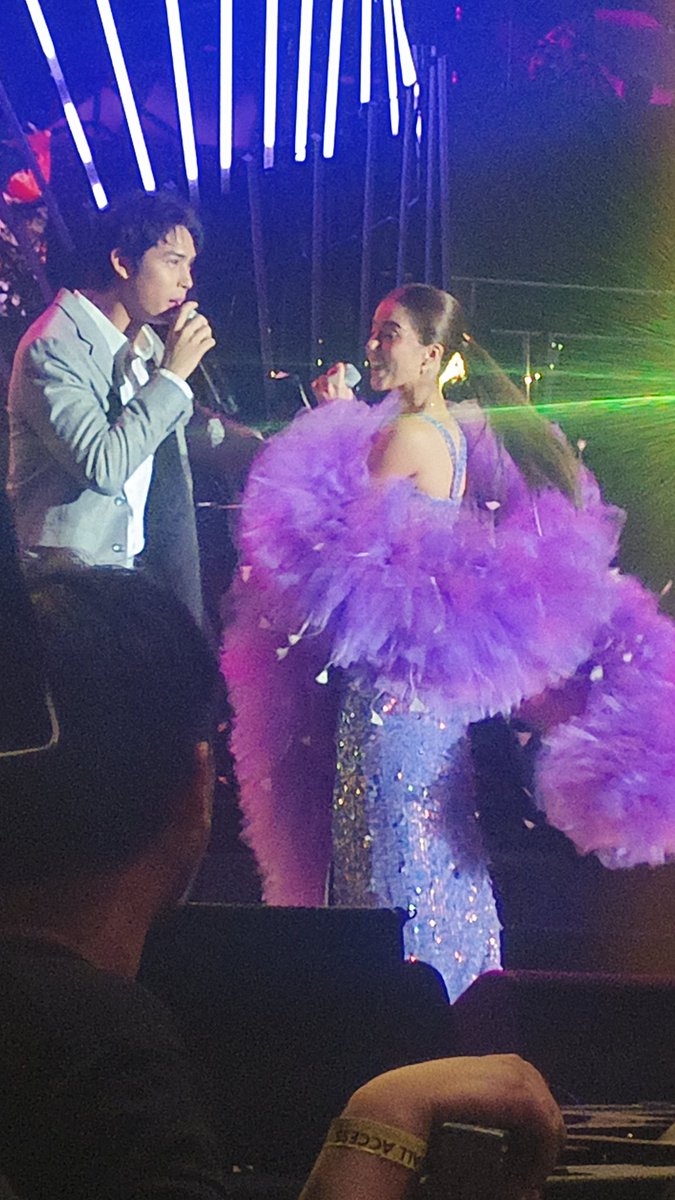 CertKap's tweet photo. The way that they look at each other talaga...

DONBELLE MATTCHAyang PASKO
#BELLEUnderTheMistletoe
#WonDONNYfulChristmas https://t.co/1kKKYQZ51C