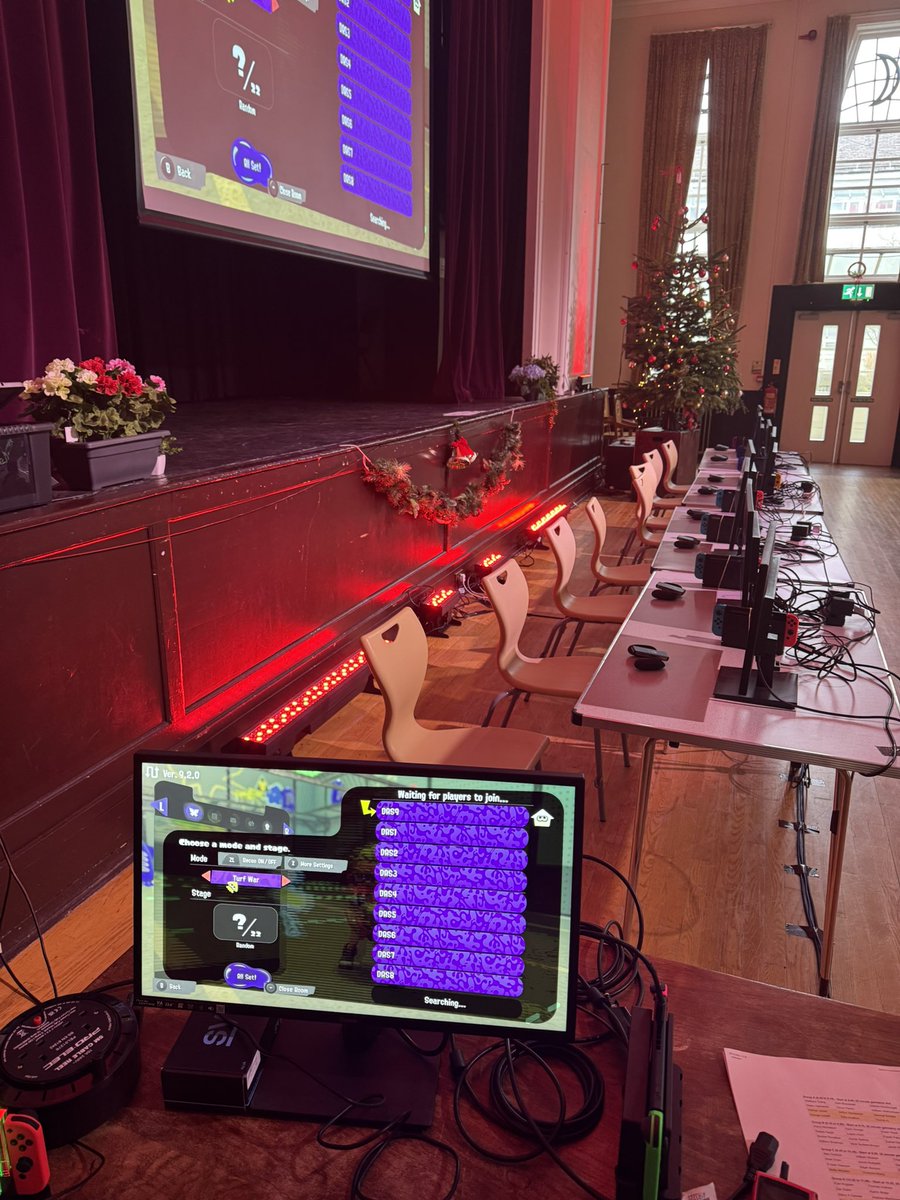 ComputingAtDAS's tweet image. Thanks to our IT team for the amazing setup. Our Splatoon 3 tournament group stages are well underway.