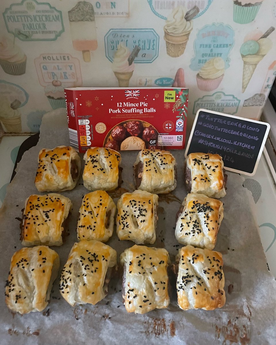 cherry_willow_'s tweet photo. Some festive baking for the #twitterbakealong today and always a crowd pleaser - sausage rolls. 

These are filled with mince pie stuffing balls from @AldiUK and finished with an egg yolk wash and some black onion seeds. 

They were a lot of fun to make and were delicious! https://t.co/JKOUzqVm0u