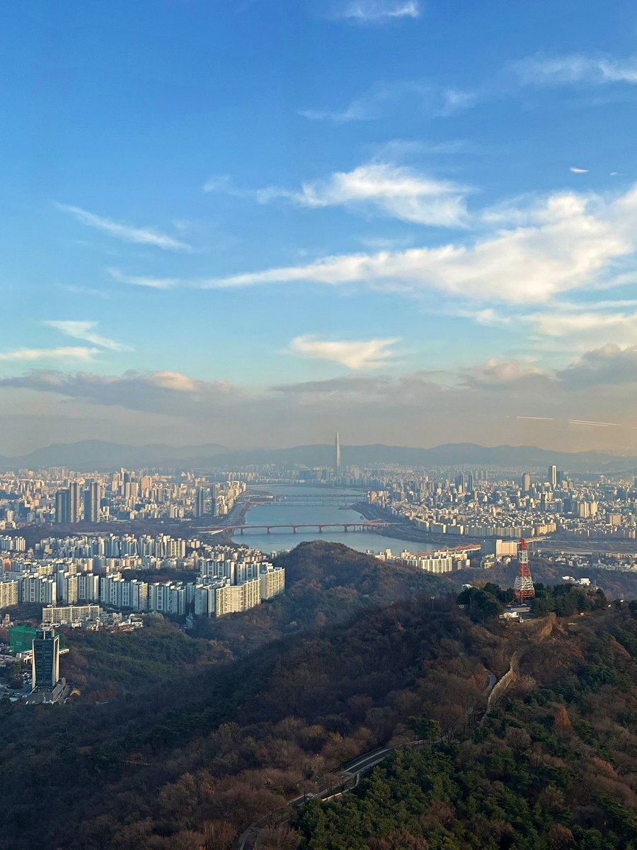 16 days in 🇰🇷, 16 days of sun. 
Brussels, please be cool ☀️🙏