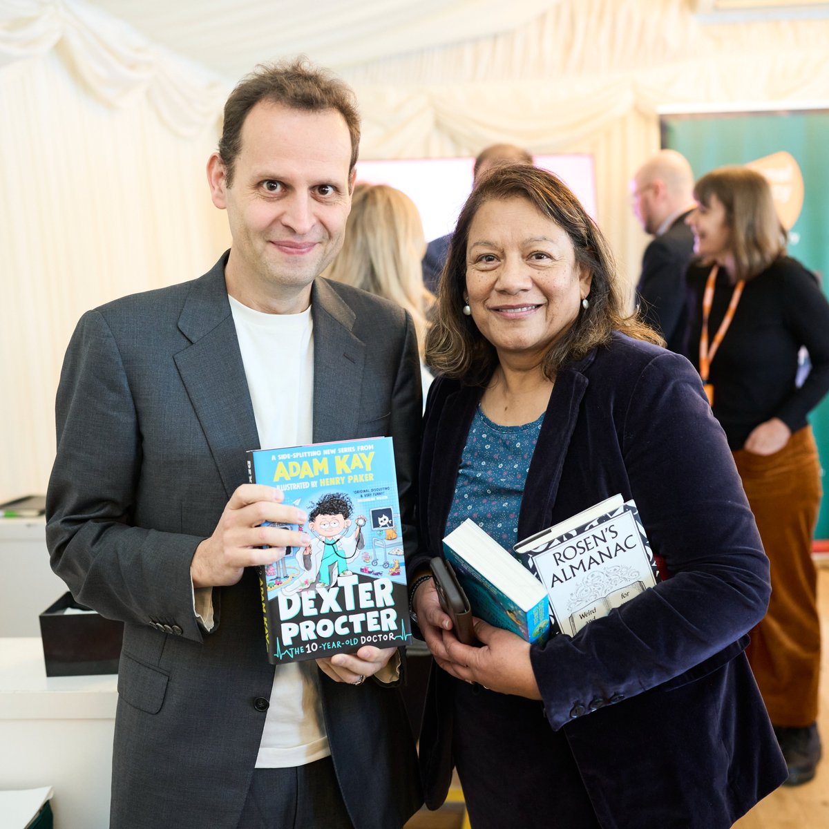 Literacy_Trust's tweet image. Great to see @Valerie_Vaz championing #LibrariesForPrimaries after attending our drop-in event. She has reached out to schools in her constituency to check they have a library!📚👏
We need more MPs to support the campaign. Schools, write to your MP today: librariesforprimaries.org.uk/write-to-your-…