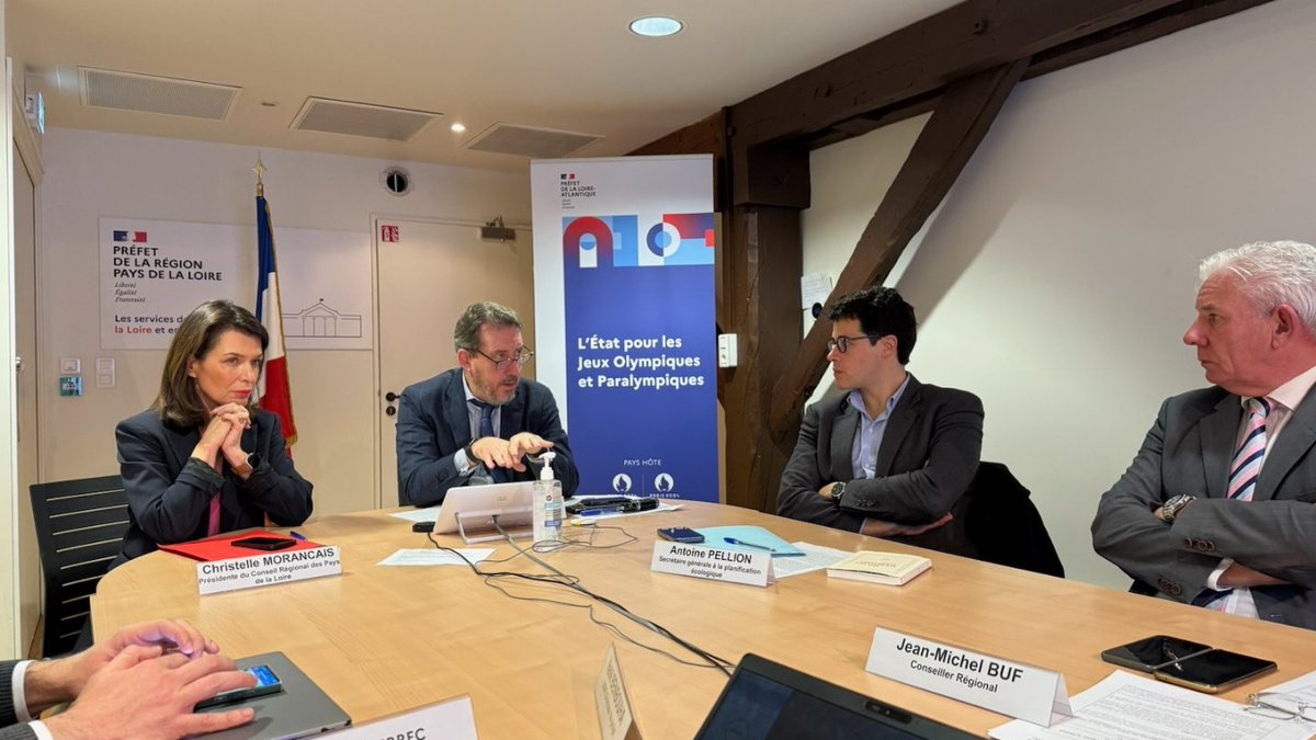 #Ecologie | COP Pays de la Loire : réunion avec le Préfet, la présidente <a href="/paysdelaloire/">Pays de la Loire</a> et le SGPE.
👉Finalisation de la boîte à outils
👉Publication de documents (fin d'année), au services des territoires
👉 Accompagnement par la SG COP pour la déclinaison opérationnelle.