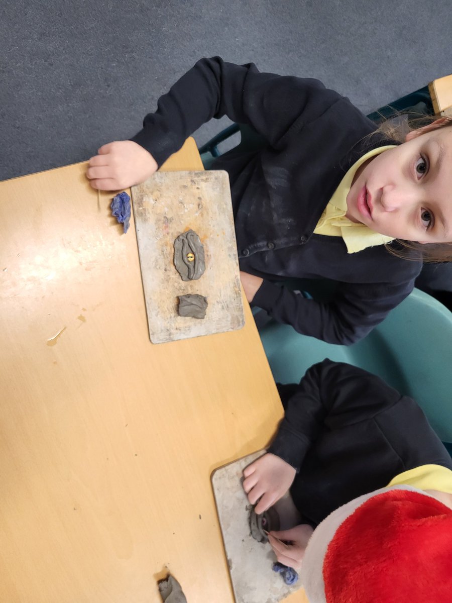 YsgolCC's tweet photo. We've started designing our dragon eyes using clay modelling #expressivearts #ECC #dosbarthdolgellau https://t.co/0KQVY0MAhS