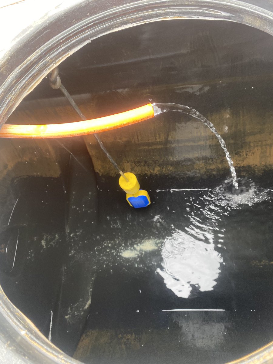 CleanwaterSen's tweet photo. Lors de nos interventions de nettoyage 🧹 dans plusieurs maisons, nous avons constaté un problème récurrent :
•Les nouveaux raccordements réalisés par les plombiers 🚰 remplacent souvent les anciens sans prendre en compte certains risques ⚠️. https://t.co/z6qUKhzimi