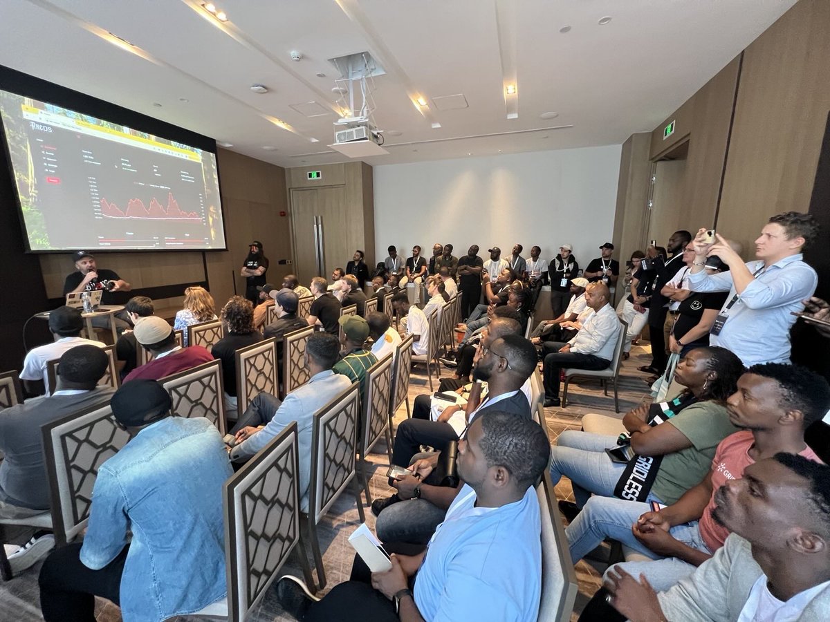 Gridless tweet media