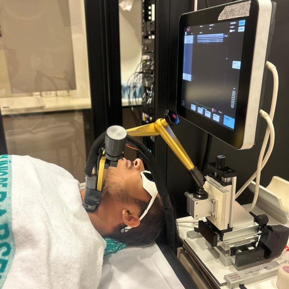 ICFOnians's tweet photo. 📝Characterizing the human thyroid with near-infrared diffuse optics and clinical ultrasound

Researchers used the LUCA platform, a device that integrates near-infrared spectroscopy and ultrasound techniques, to characterize the thyroid tissue with simultaneous anatomical measurements.

ICFO News👉https://t.co/XCqeR2DsQ3