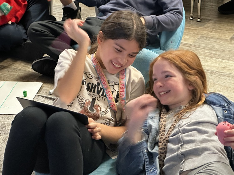 DCEsuperhornets's tweet photo. Learning the odds with a classic game! 📊✂️🪨📃 Our 5th graders are mastering probability one match at a time. Who knew math could be this much fun? #SnapshotsofLearning https://t.co/E27Fz36yQs