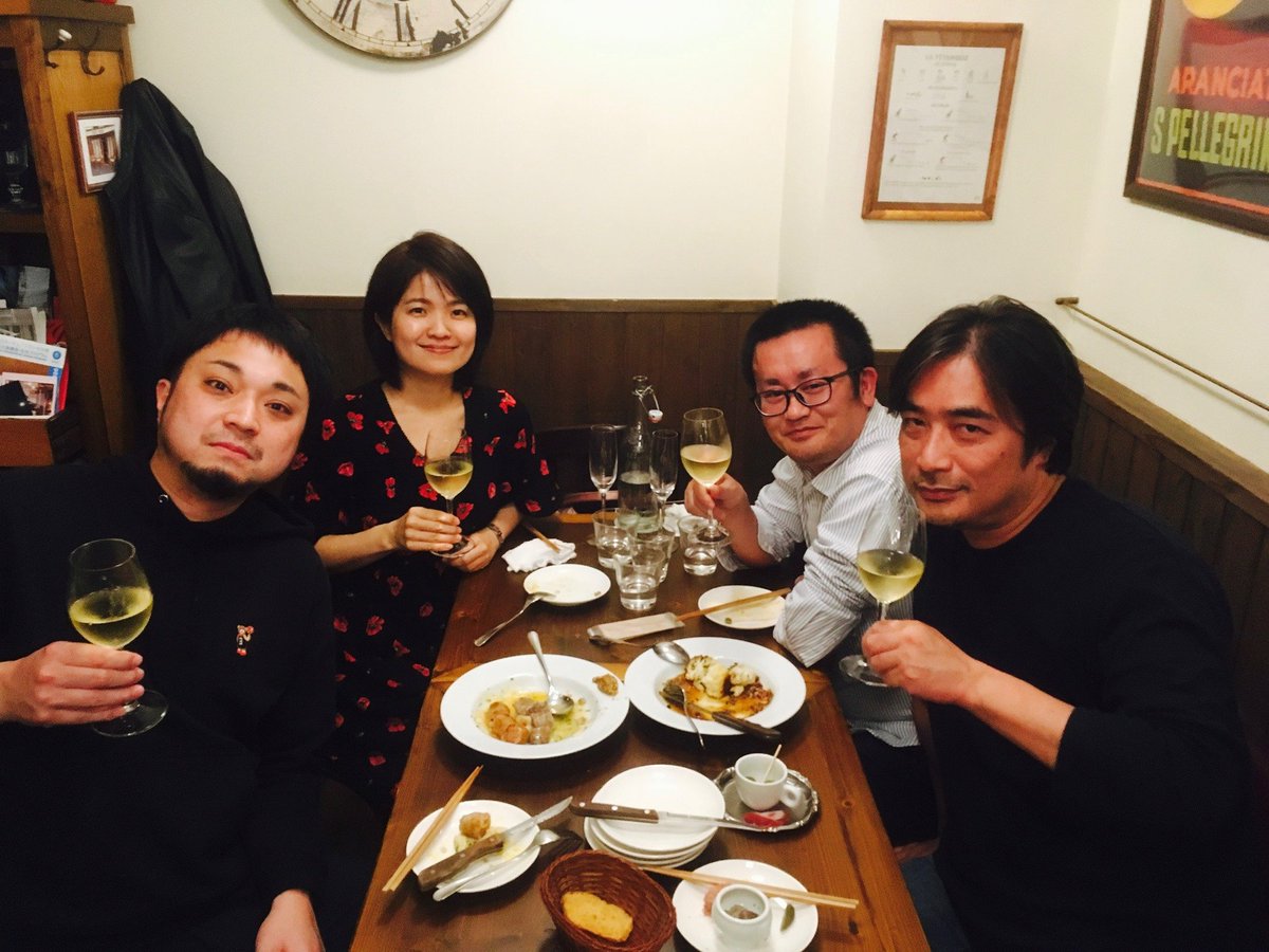 sociologbook's tweet photo. いまから上原健太郎と上間陽子（zoom）と飲みます
みんなもそれぞれのやりかたで追悼してあげてください

バカなやつだなと思う。これからだったのにね。 https://t.co/13TqplVbt5