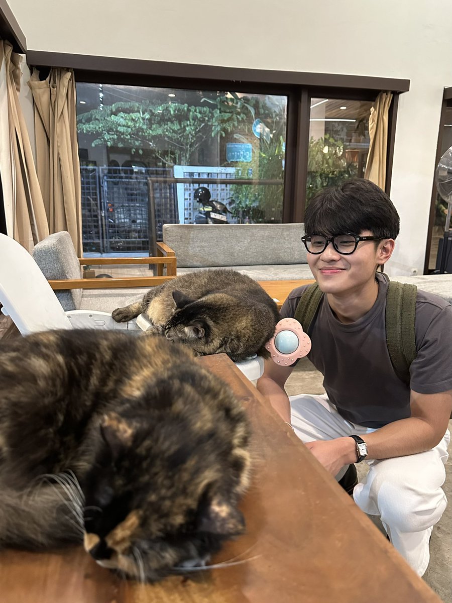 burgersushii's tweet photo. https://t.co/rJ9qHfWLaS