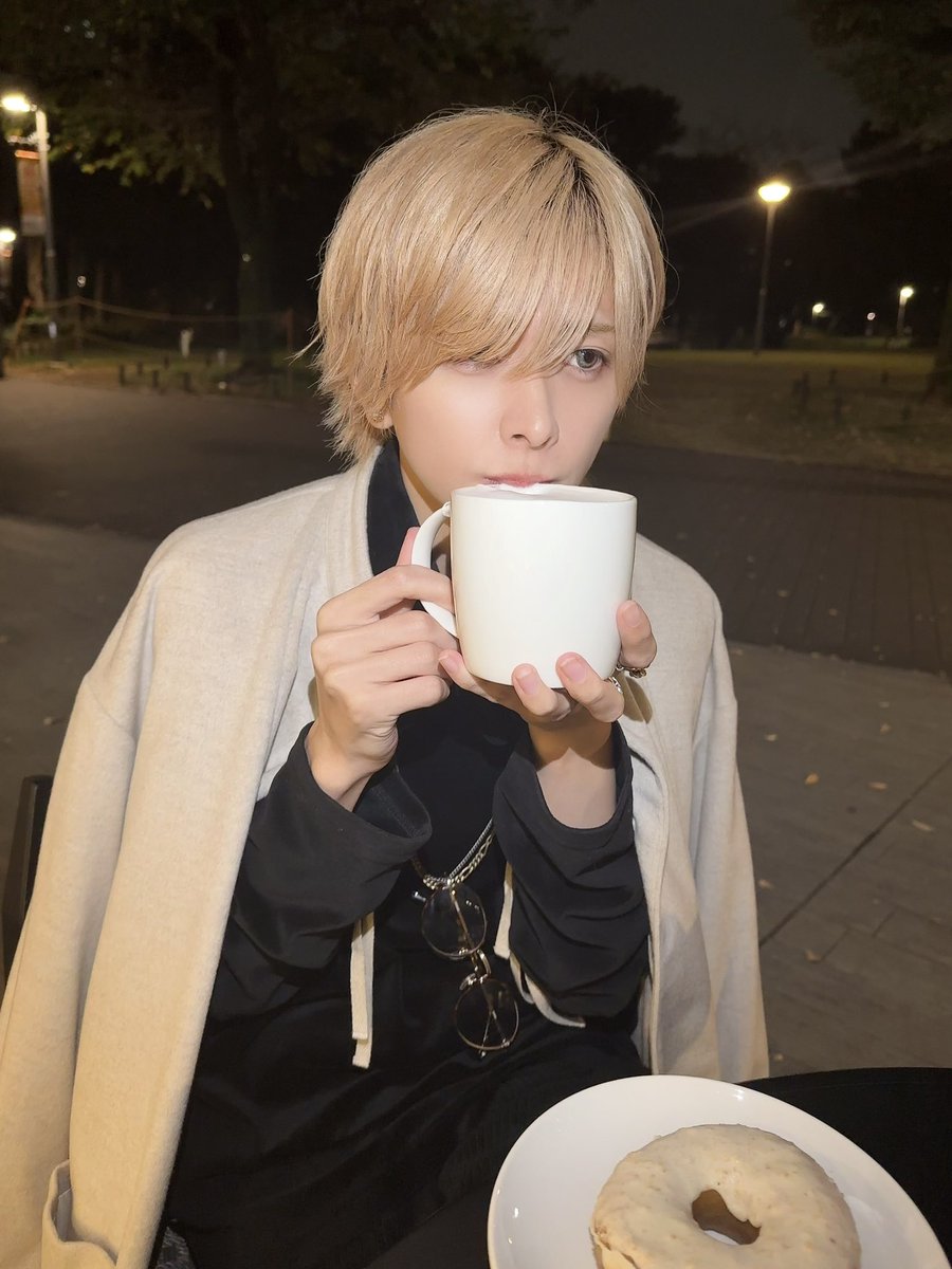 sakura_lvsk's tweet photo. 猫舌です🐈🐾

マグカップ大きいww https://t.co/ELzkDE5gSB