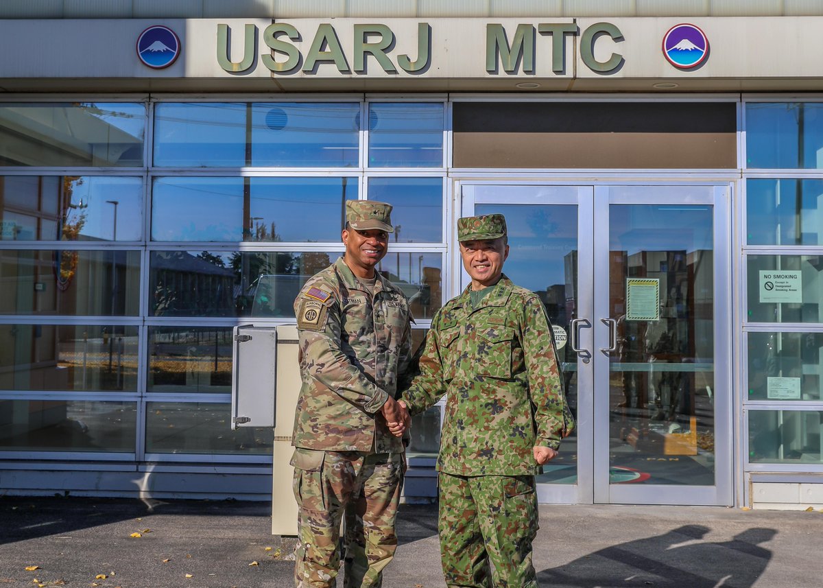 I_Corps's tweet photo. Building strength through shared effort 

@USArmy, @JGSDF_pr, @USARJ_PAO &amp; @AustralianArmy leaders, pose during #YamaSakura87 at Sagami General Depot
For 40+ years #YS87 has showcased the US-Japan Alliance’s commitment to peace, stability, and security in the Indo-Pacific region https://t.co/LFohdvgpnN