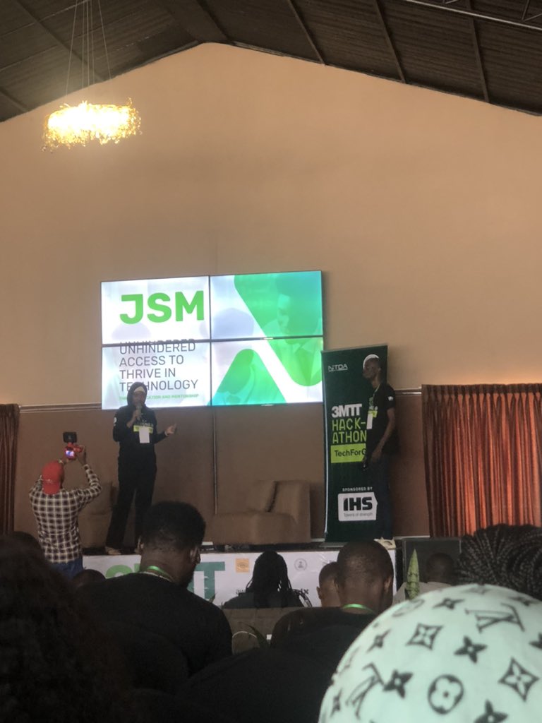 Team JSM currently delivering theirs pitching 

<a href="/3MTTNigeria/">3MTT Nigeria</a> 
#LagosImpactSummit
#3mttLagos