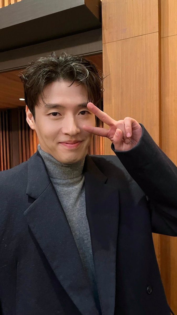 sky_n_moon's tweet photo. 241210 #강하늘 인스타 스토리 업뎃 https://t.co/qXOREMvngu