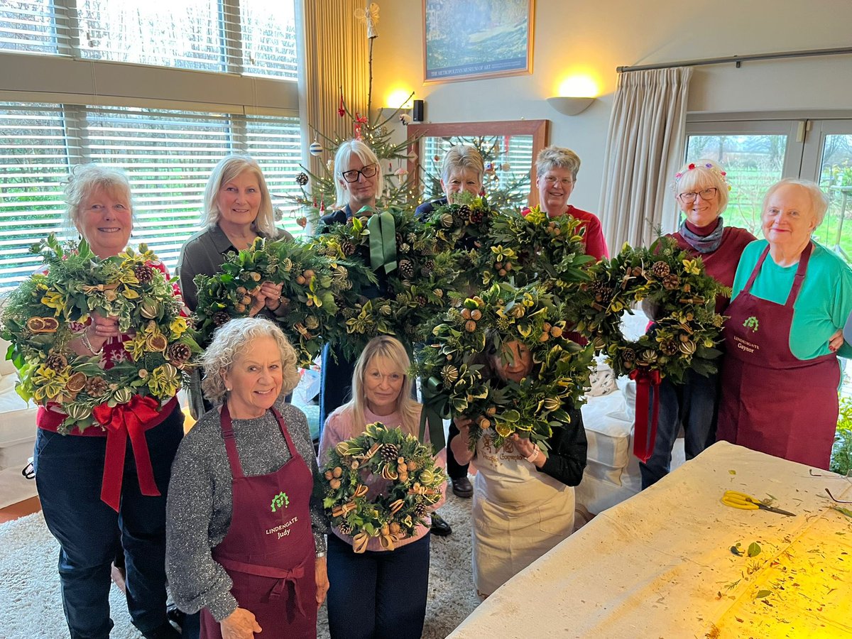 OGWL's tweet image. Wreath making 2024 in aid of @Lindengate