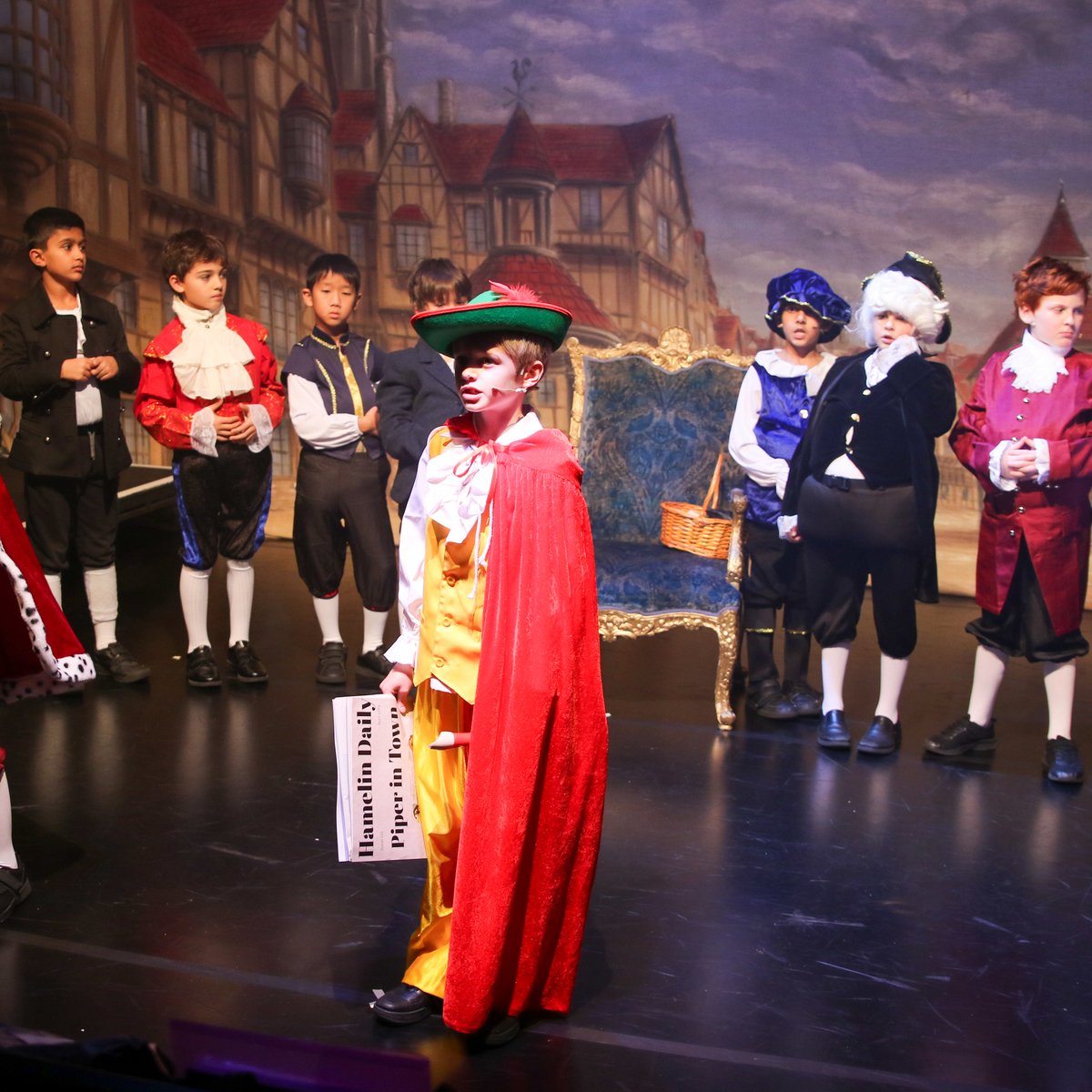 The Junior production of Rats! brought the Pied Piper of Hamelin to life with humour, heart and a festive twist! 🐀A hilarious and heartwarming performance to end the term. And if you need pest control, our Pied Piper is the one for the job! 🎉Read more: westminsterunder.org.uk/news-archive/