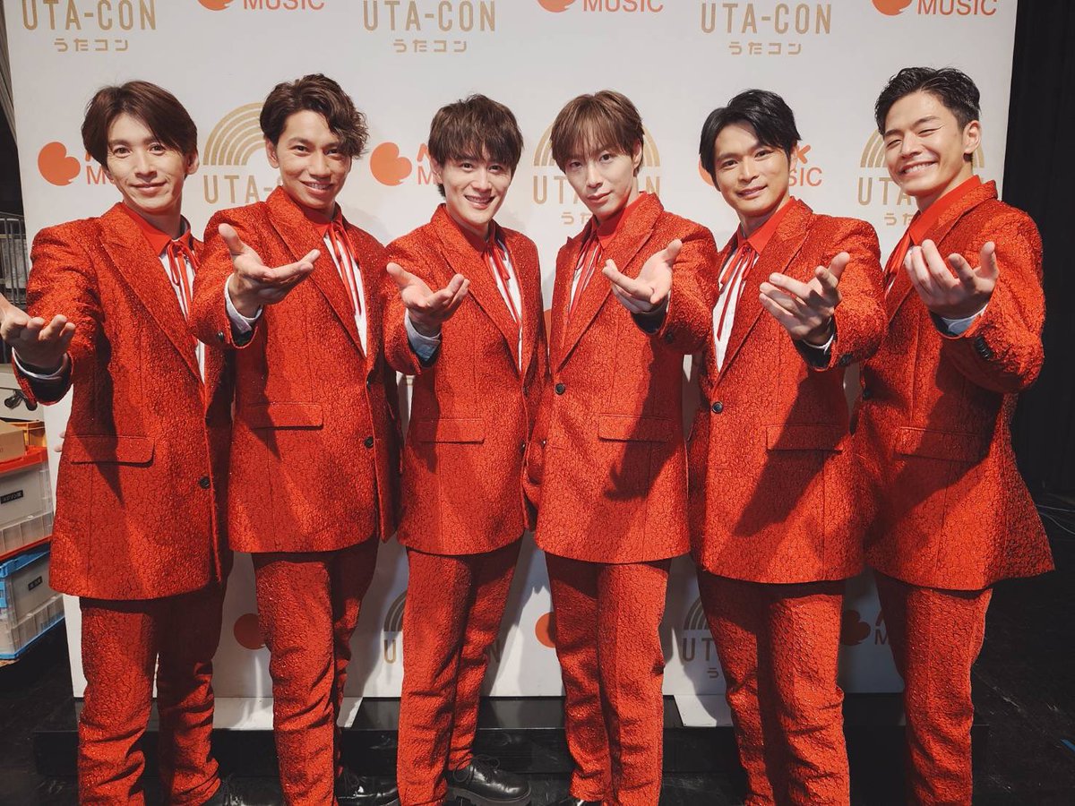 TAKESHI_show_wa's tweet photo. 「#うたコン」
今年最後に出演させて頂き光栄です🙇‍♂️

細川たかしさんの北酒場も踊らせて頂き、
谷原さんはじめ出演者の皆様、関係者の皆様、
応援して下さってるRubyの皆様、 初めましての皆様、本当にありがとうございました‼️

来年もまた出演させて頂けるように頑張ります‼️

#SHOW_WA
#君の王子様 https://t.co/yAg5Zn12MO