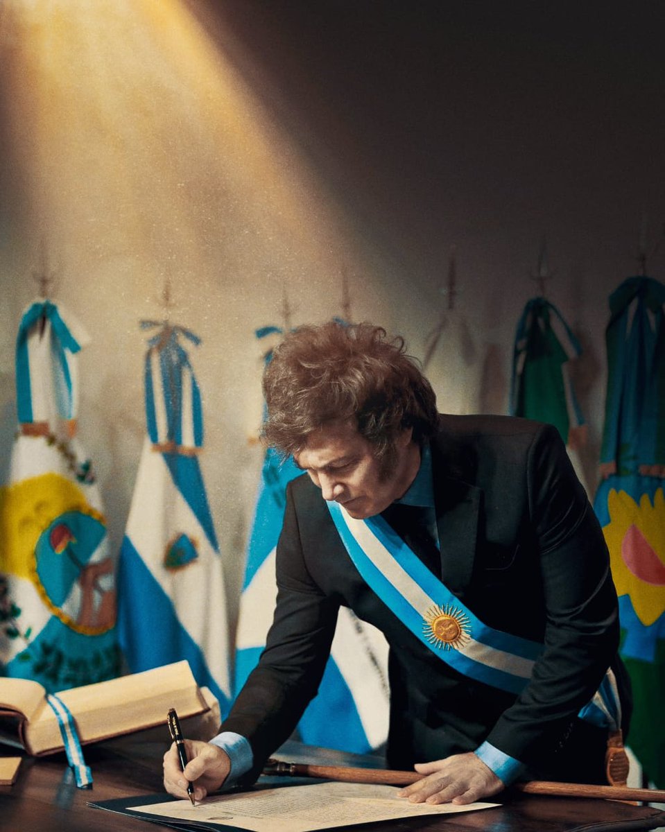 🇦🇷🦁 ¡CAMPAÑA DE SEGUIDORES LIBERTARIOS! 🦁🇦🇷

10 de Diciembre. Hoy se cumple 1 año 🗓️ del día en que cambió la historia argentina por completo 🗽💜

-📌| SEGUIME y TE SIGO 
-🔄| Dale RT y TE SIGO 
-🔮| RESPONDE este tw y TE SEGUIMOS