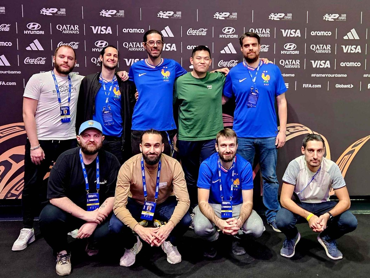 🥇 𝐍𝐨𝐮𝐯𝐞𝐚𝐮 𝐑𝐞𝐜𝐨𝐫𝐝 !
Ce week-end, vous avez été jusqu'à 92.597 à nous suivre sur Twitch, la plus grosse audience de notre histoire !

Merci à tous pour ce soutien sans failles ! 💛

💪 Merci également à nos sponsors <a href="/efootdefrance/">Equipe de France eFoot ⭐️</a>, <a href="/CreditAgricole/">Crédit Agricole</a> &amp; <a href="/vw_france/">Volkswagen France</a> !