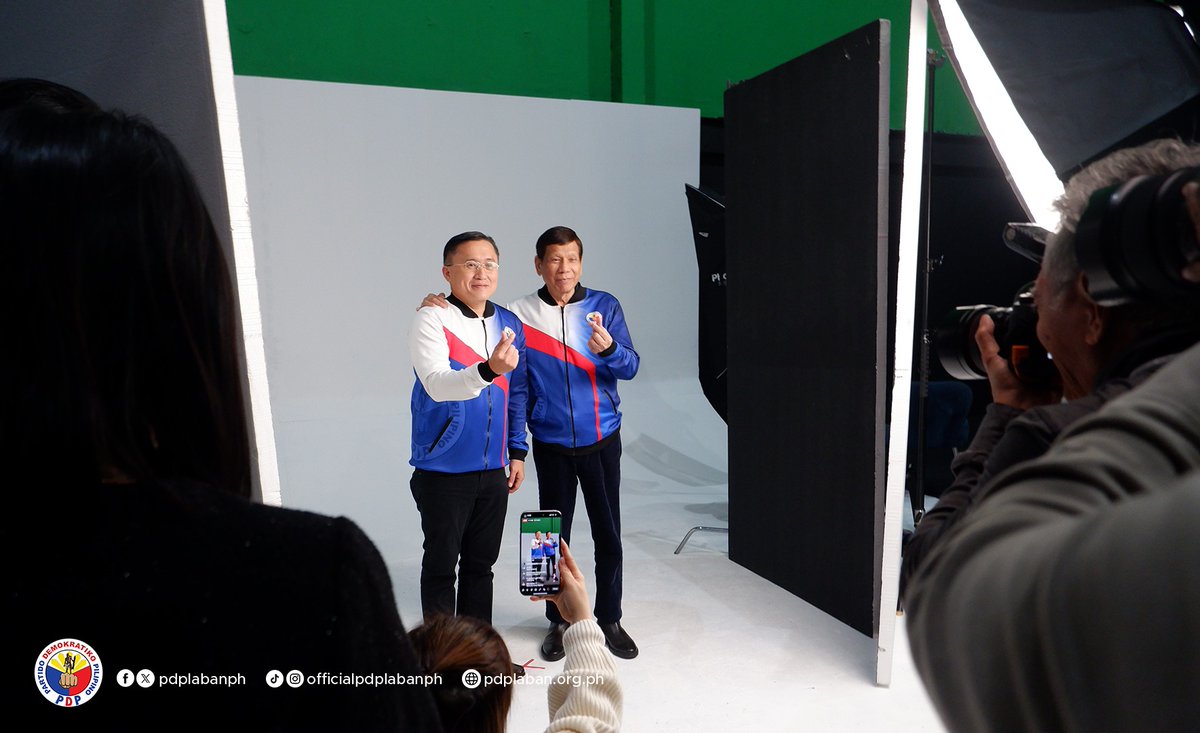 News5PH's tweet photo. Nagsama-sama ang senatorial candidates at national officers ng PDP-Laban para sa isang photo session nitong Lunes, Dec. 9. #BilangPilipino2025 #News5

📷: PDP-Laban https://t.co/2hxeuFzR16