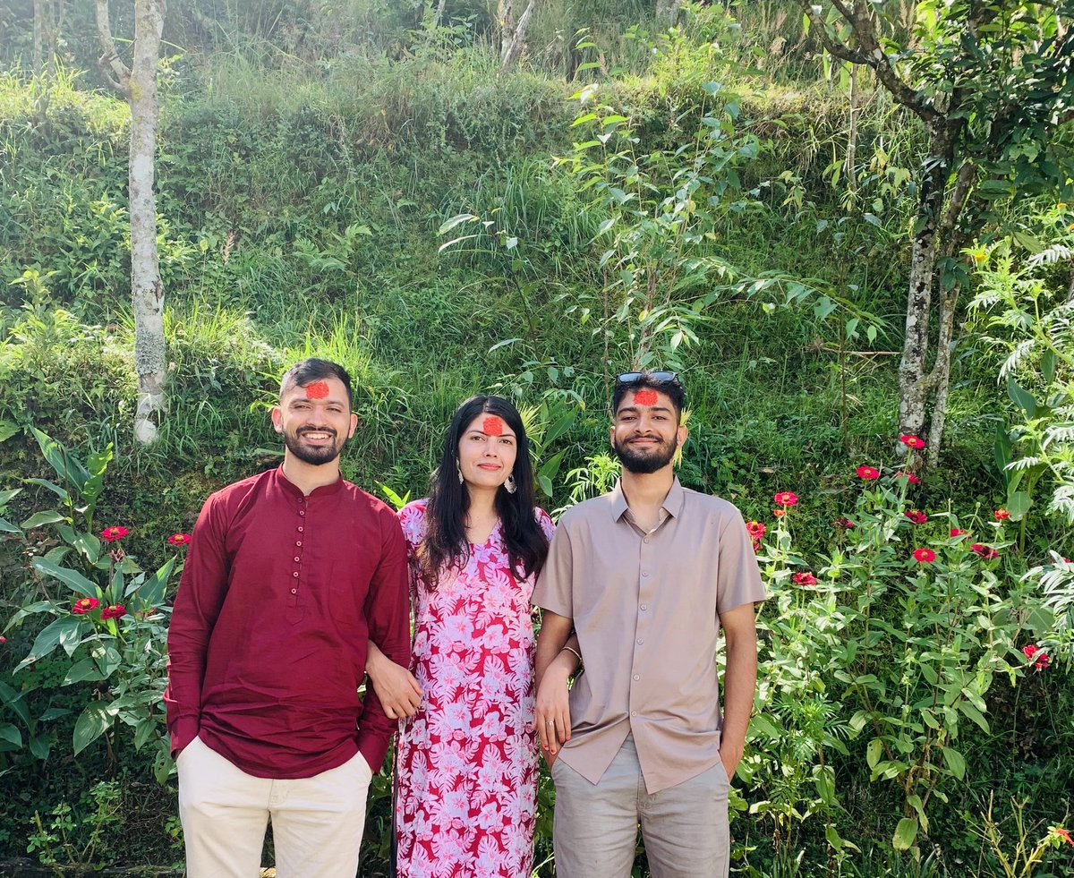 मेरो प्यारो दाई , मुहारमा हासो सधा रहोस ,निरोगी खुशी , सुखी र सन्तुष्टि रहनु ,धेरै सम्झना अनि माया ! 
 जन्म दिनको अधिक शुभकामना दाइ ❤️