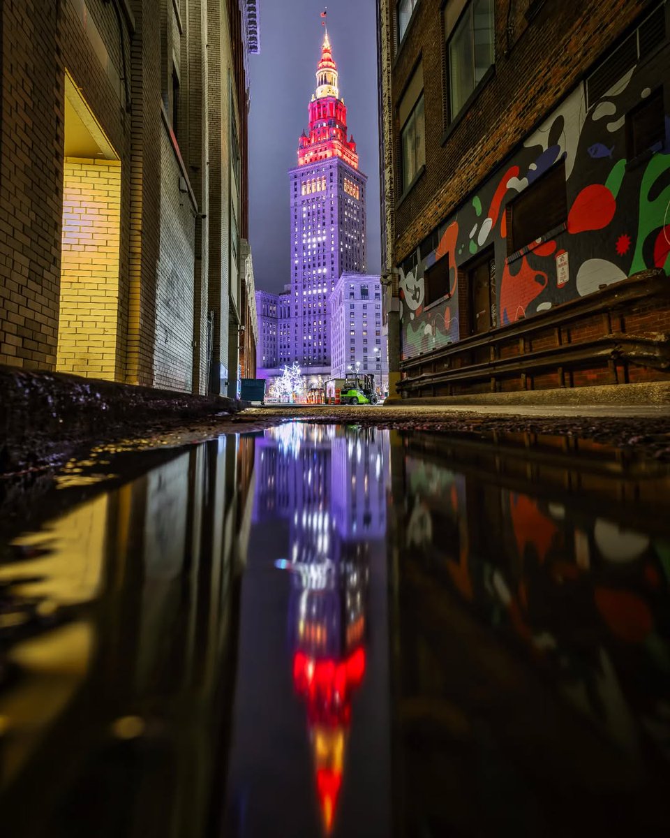 Good morning, CLE! We love this unique perspective of Terminal Tower rocking Cavs colors with a vibrant reflection to match. ❤️💛

Photo: thatsexton on Instagram