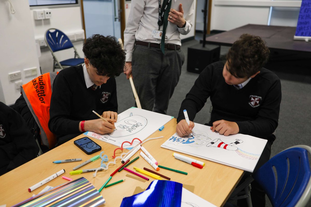 This #HumanRightsDay, we’re teaching young people about their rights👏 

In #Wythenshawe, we discussed human rights history and its impact. Students were challenged to create their own campaign 📢🪧 

Join us in protecting #humanrights. Learn more at rfkhro.org/3OU5tq4