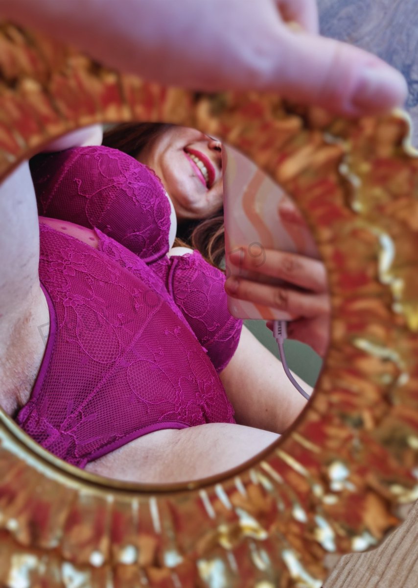Fleur_Rose1679's tweet photo. #mardimiroir avec une vue plutôt sympas, je sais que tu as une imagination débordante, je sais déjà à quoi tu penses, vilain🤫 #NGOT
Bisous Rose 🤍🔥
@AmatriceFr @Body_Art_be_fr @OrgasmicGroup
@CamaSutrax @DLingeriesexy @FrancaisesSexy
 @PartageDefiHot @nofacemodele @cameur57 https://t.co/plwF4KDGGD